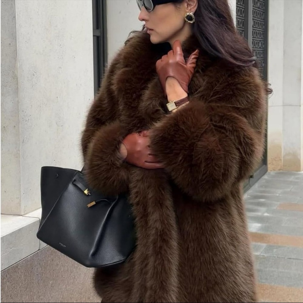 Luxurious Brown faux  Fur Coat collared oversized - Picture 8 of 9